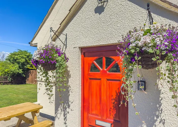 Snug, Dog Friendly, Country Cottage