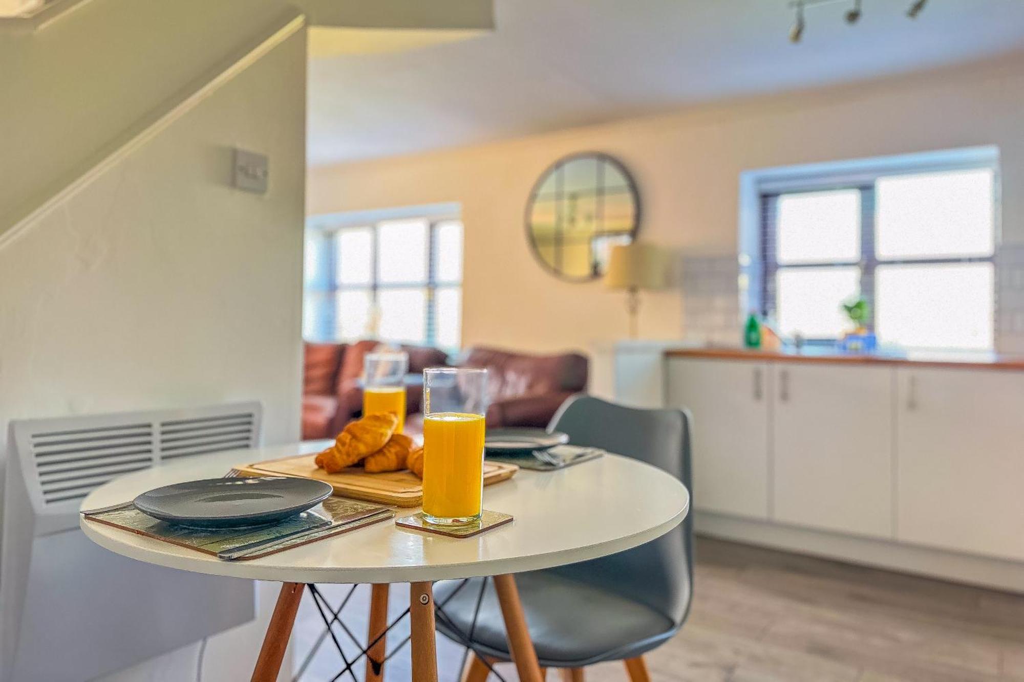 Holiday home Snug, Dog Friendly, Country *